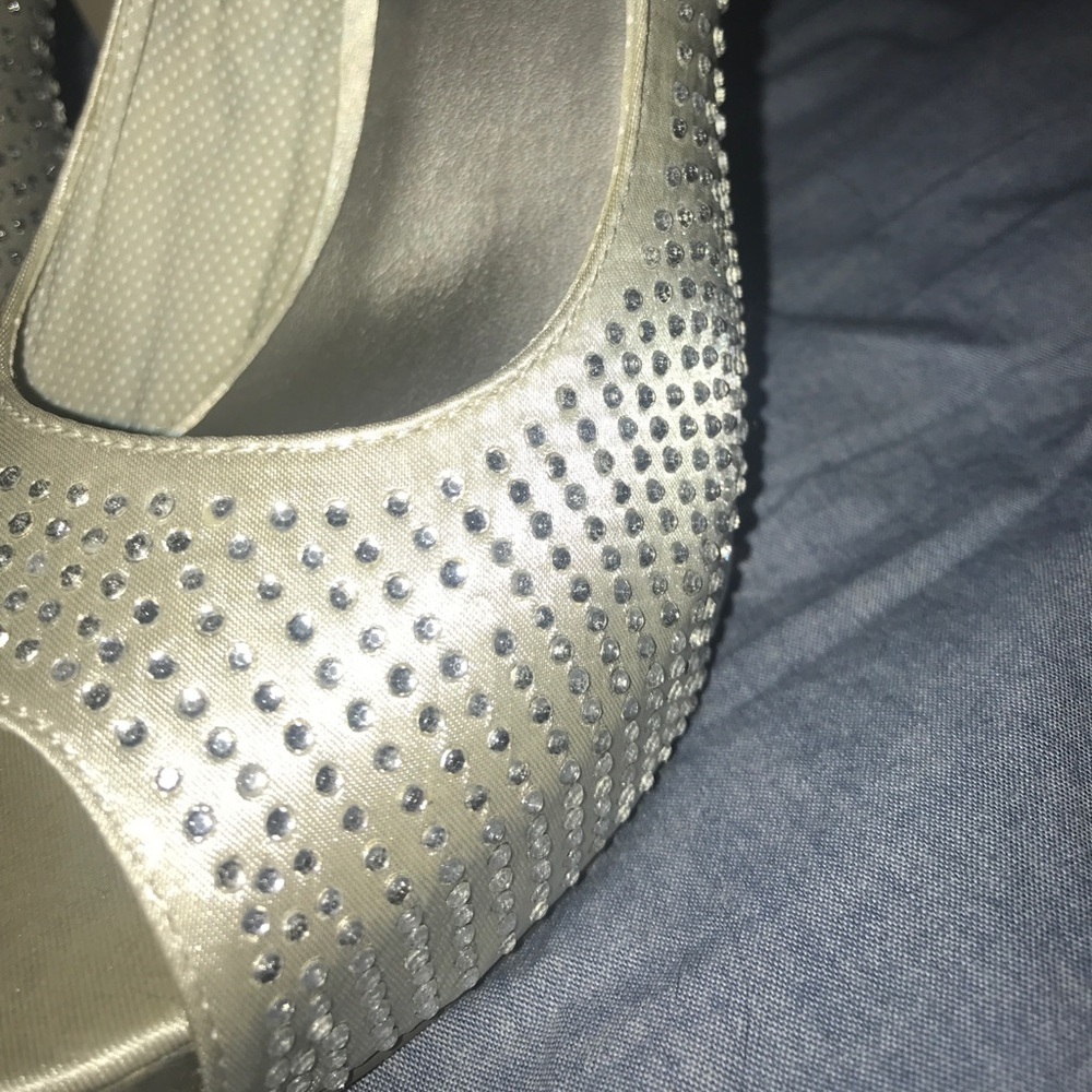 Madden Girl Rhinestoned Silver Heels - Picture 4 of 4